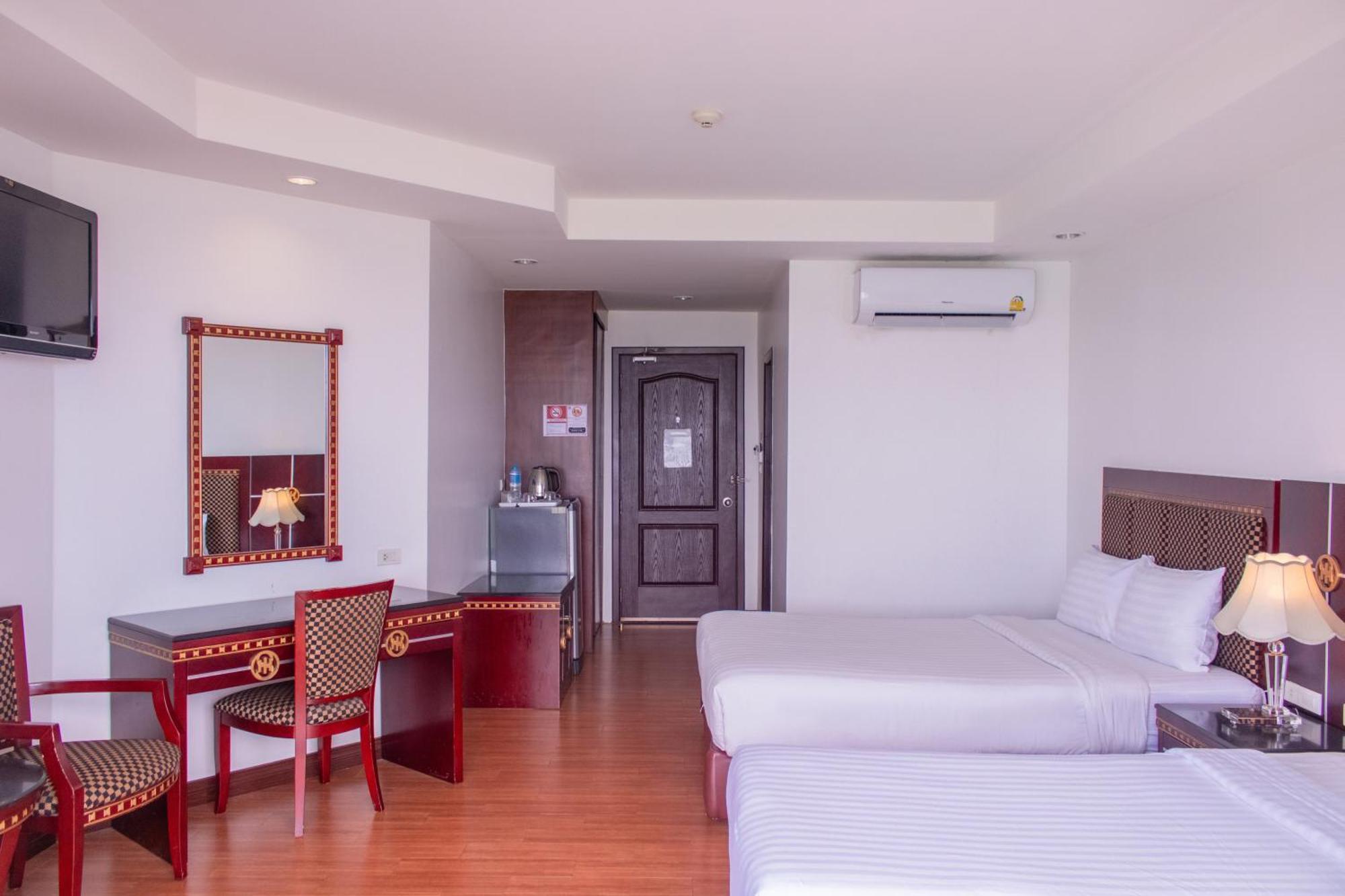 Jomtien Hisotel Exterior photo