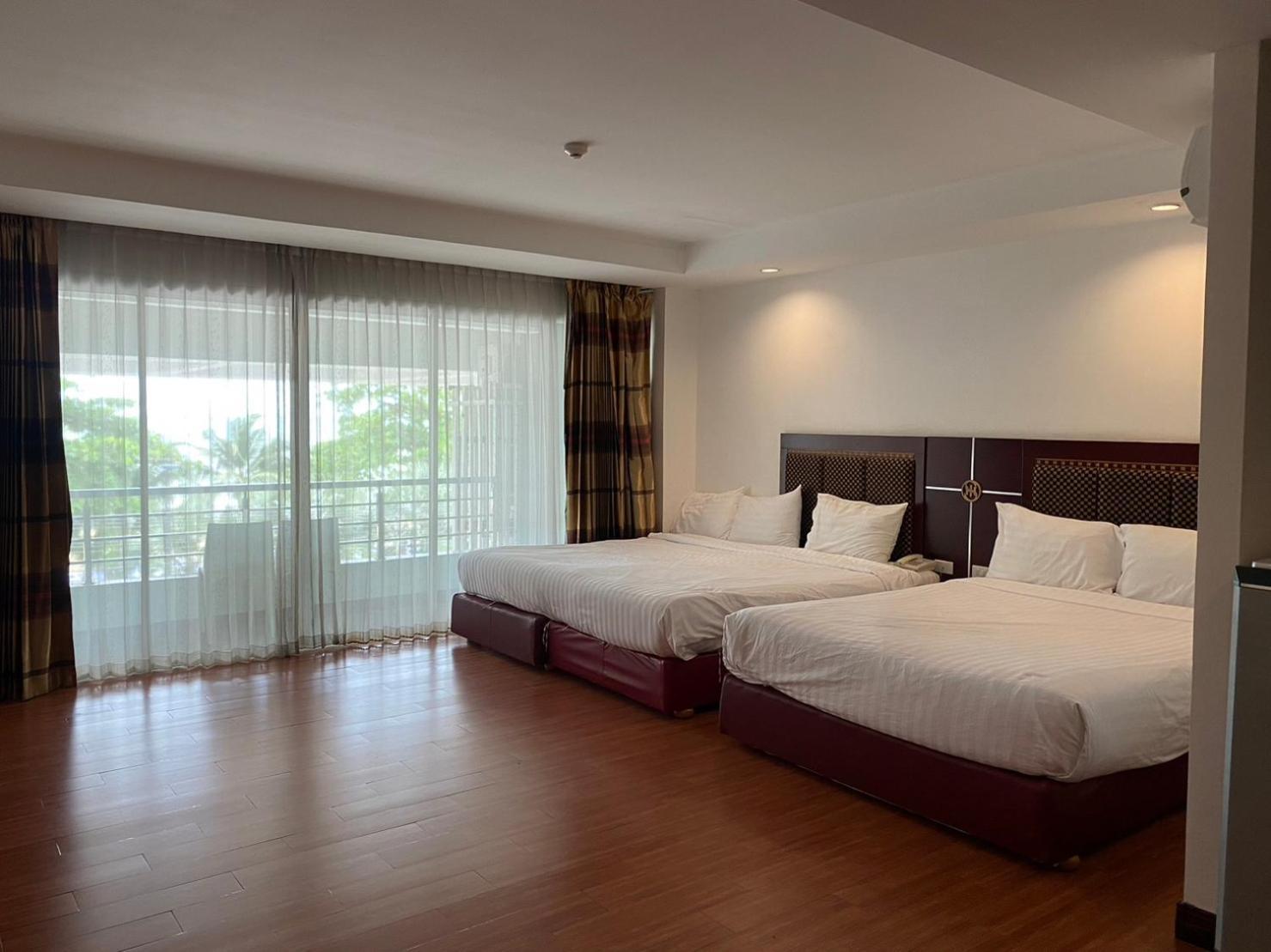 Jomtien Hisotel Exterior photo